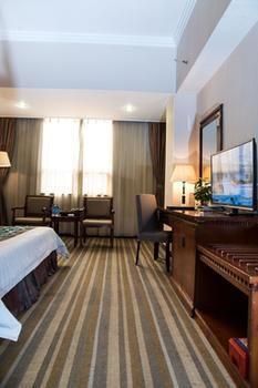New Plum Garden Seasons Hotel - Shenzhen Zhucun  Buitenkant foto